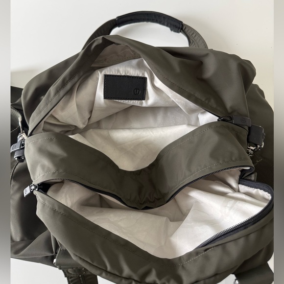 Lululemon Olive Green Duffel Gym Bag | Crossbody & Handheld Weekender Travel Bag - Picture 8 of 9